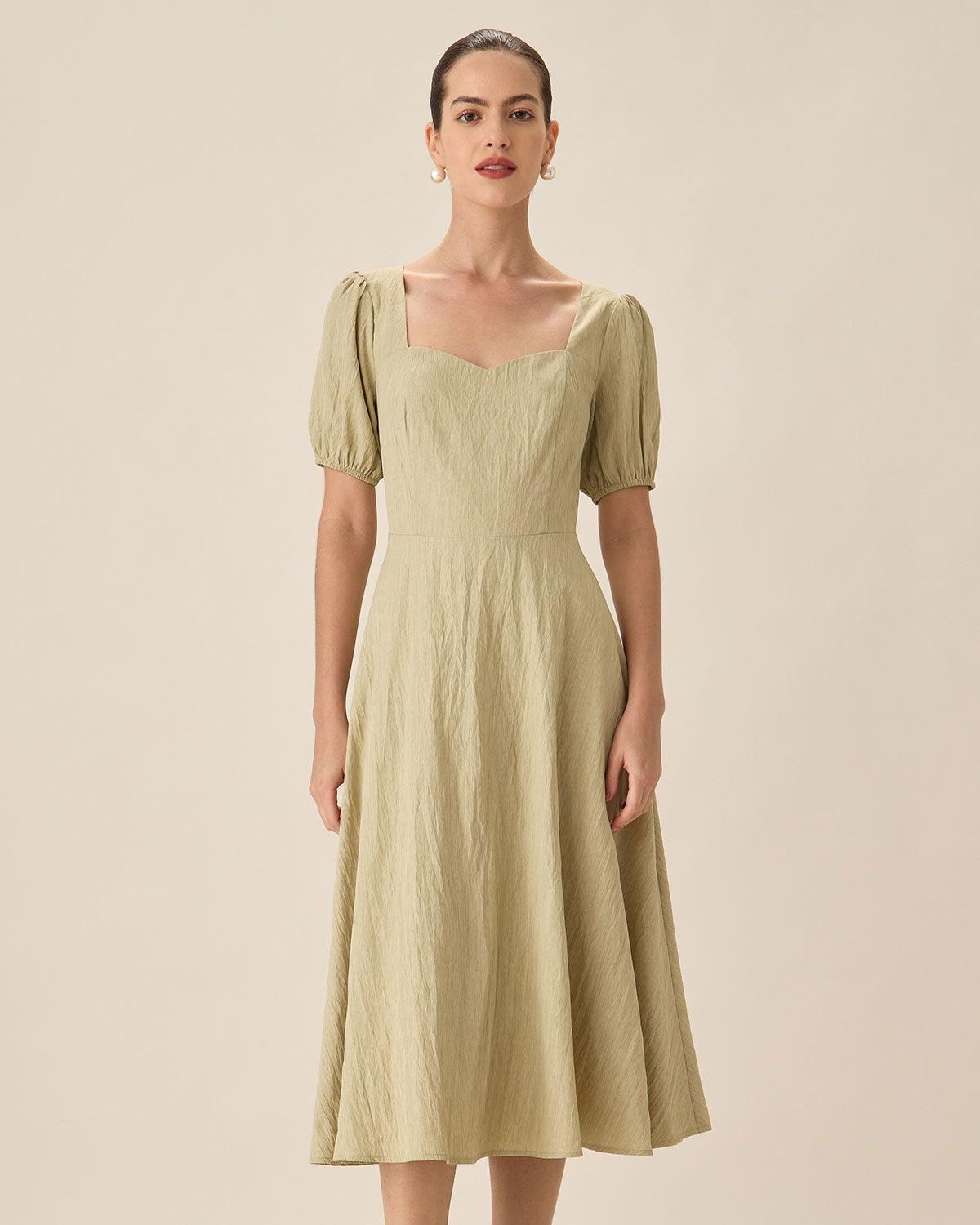 Green Sweetheart Neck Shirred Midi Dress Exclusive Online