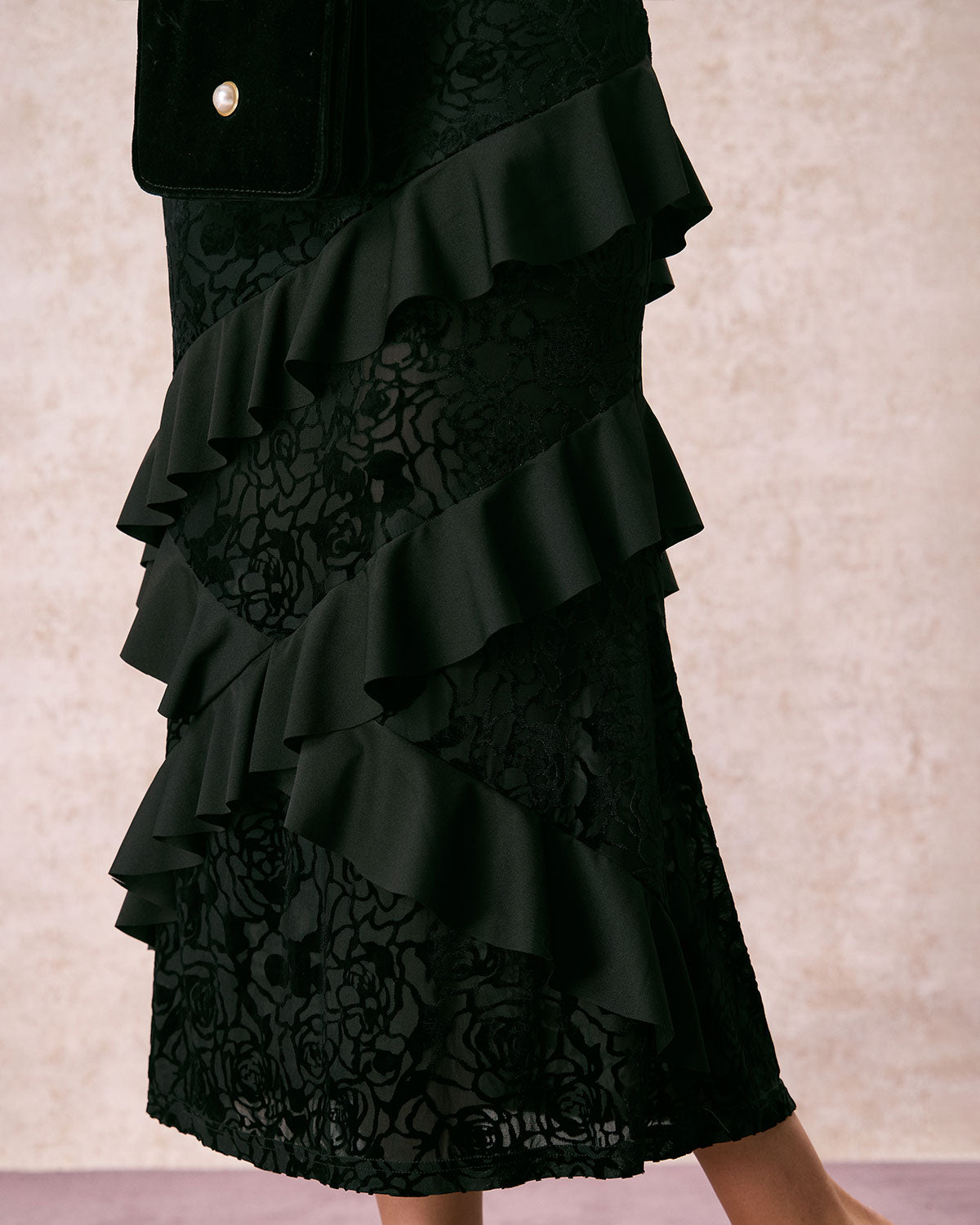 The Black V-Neck Ruffle Tiered Maxi Dress 2025 Cheap Pice