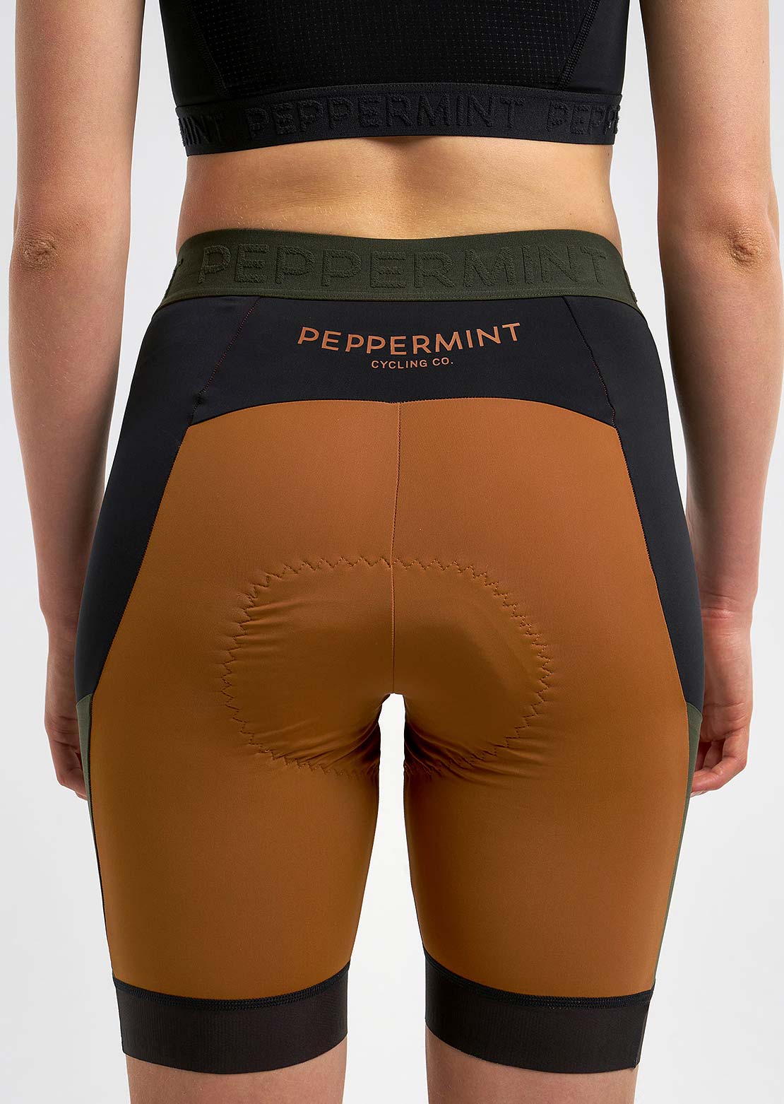 Peppermint Women's Gravel Shorts